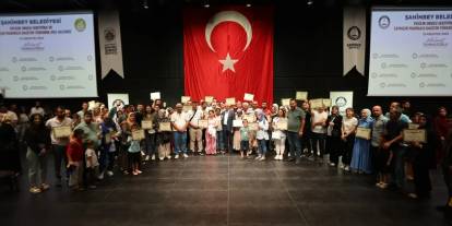 Gaziantep'te Evlilik Okulu Projesi'ni tamamlayan 481 çift sertifikalarını aldı