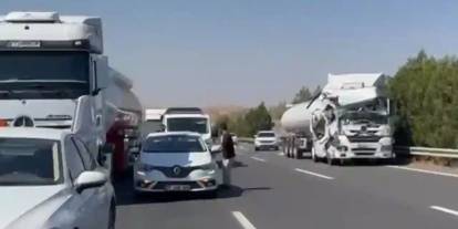 Şanlıurfa-Gaziantep Otoyolu savaş alanına döndü