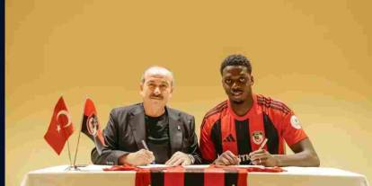 Gaziantep FK Bombayı Patlattı! Mohamed Bayo Resmen Kırmızı-Siyahlı Formada