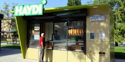 Gaziantep’te HAYDİ Büfeleri Artıyor Ama Kuyruklar Bitmiyor