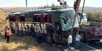 Şanlıurfa - Gaziantep Otoyolu'nda Yolcu Otobüsü Devrildi! 27 Yaralı