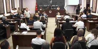Umut Yılmaz Mecliste Rest Çekti: “Burası Kahve Değil, Meclis!”