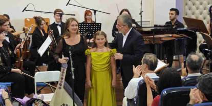 Gaziantep'ten Yükselen Müzik Yıldızı! Daha 10 Yaşındaki Dahi Piyanist Elif Anastasia