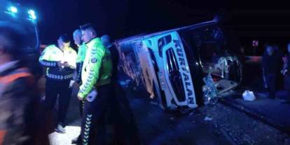 Gaziantep'ten Osmaniye'ye Giden Yolcu Otobüsü Devrildi!  Yaralılar Var