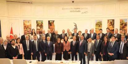 Gaziantep Ticaret Borsası (GTB)'ye coğrafi işaret başarıları için teşekkür plaketi