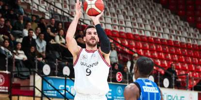 Nenadic Fırtınası Parkeyi Salladı! Gaziantep Basketbol Seriyi Sürdürdü