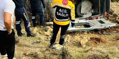 FLAŞ HABER... Gaziantep'te minibüs şarampole devrildi! Ölü ve Yaralılar Var!