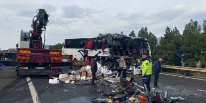 GAZİANTEP YASTA! Kazada kapanan E-90 Otoyolu, araçların çekilmesiyle trafiğe açıldı