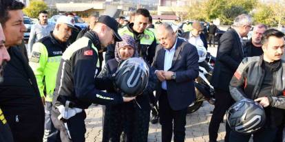 Gaziantep'te 100 motosiklet sürücüsüne hediye kask