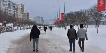 Gaziantep’te Tarih Verildi! Kar Geliyor