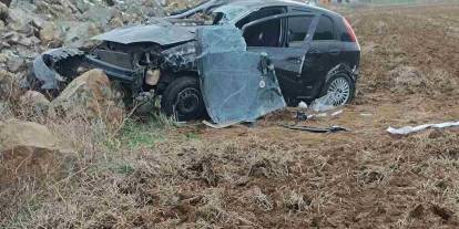 Nurdağı'nda devrilen otomobilin sürücüsü yaralandı