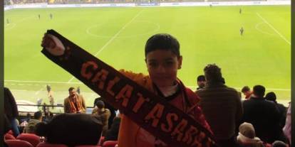 Mesut Bozatlı bir çocuğun hayalini gerçeğe dönüştürdü! Tip-1 diyabetli çocuğa forma ve maç sürprizi!