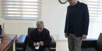 Gaziantep'te para poşetini çöpe attı, çöp poşetiyle bankaya gitti