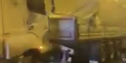 Zincirleme trafik kazası: Tırlar tüneli savaş alanına çevirdi