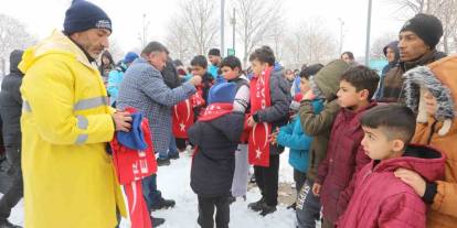 Gaziantep Büyükşehir’den çocuklara kar hediyesi
