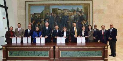 Topçuoğlu Ailesi'nden Gaziantep'e Dev Hizmet! Engelsiz Aktif Yaşam Merkezi için imzalar atıldı