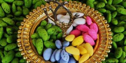 Antep fıstıklı badem şekeri Ramazan’da ağızları tatlandırıyor