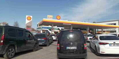 Gaziantep’te 7 TL'lik Zam Öncesi Akaryakıt Kuyruğu