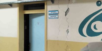 Tokat’ta 5,5 büyüklüğündeki deprem okul duvarlarını çatlattı