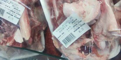 Gaziantep'te Market Rafındaki Görüntü Tartışma Yarattı: Gaziantep’te Et Yerine Kemik