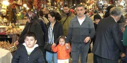 Gaziantep’te Bayram Telaşı: Şeker, Lokum ve Fıstık Kapış Kapış