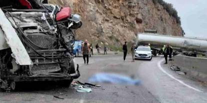 Gaziantep Nurdağı’nda Korkunç Kaza: İki Tır Kafa Kafaya Çarpıştı!