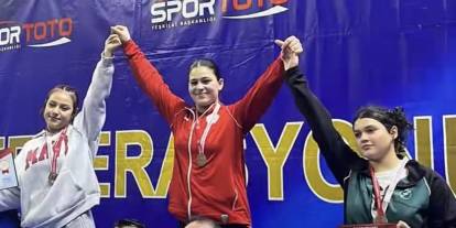 Gaziantep’ten Türkiye Şampiyonu! Ayşenur Akgün Çifte Birincilikle Zirvede