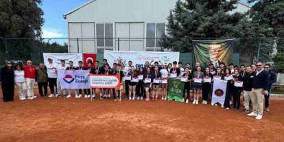 Kortların şampiyonu Gaziantep Kolej Vakfı Türkiye finallerinde