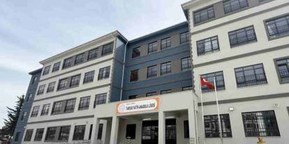 Mersin’de bir lise öğrencisi silahla yakalandı