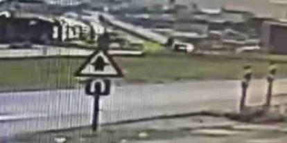 Gaziantep'te ani manevra yapan motosikletliye otomobil çarptı