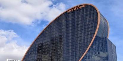 Faik Atak İnşaat Hakkında Dikkat Çeken İddialar: Konut Paraları Otele mi Aktarıldı, Ruhsat Süresi Doldu mu?