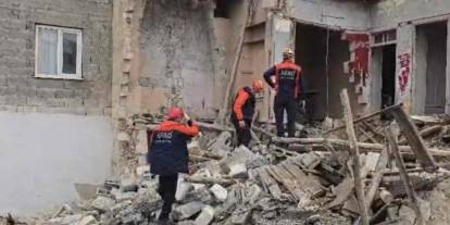 Gaziantep’te yoğun yağış sonrası kerpiç bina çöktü: 2 yaralı