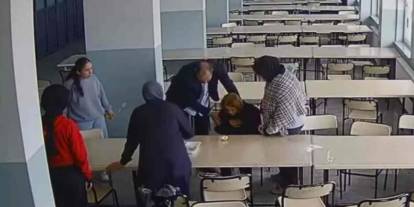 Gaziantep'te lisede korku dolu anlar! Öğrencisini Heimlich manevrasıyla kurtardı