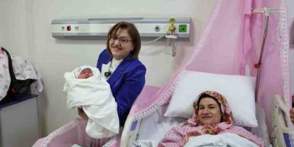 "Bir Umut Bir Can" tüp bebek desteği projesinin ilk bebeği dünyaya geldi