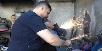 Gaziantep’te bayram öncesi bıçak bileme mesaisi başladı