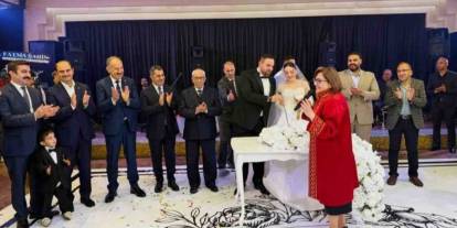 Gaziantep Protokolünü Buluşturan Düğün! İş ve Siyaset Dünyası Aynı Nikahta Bir Araya Geldi