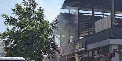 Gaziantep’te muhasebeciler çarşısı tadilatı sırasında korkutan yangın