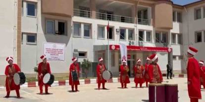 Gaziantep'te özel bireylerden oluşan mehteran takımından özel performans