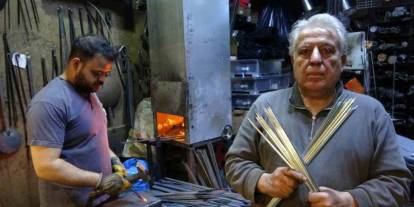 Gaziantep'te kebap şişleri bayram için hazırlanıyor