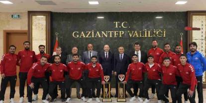 Şampiyonluk Kupası Vali Çeber’e Gitti
