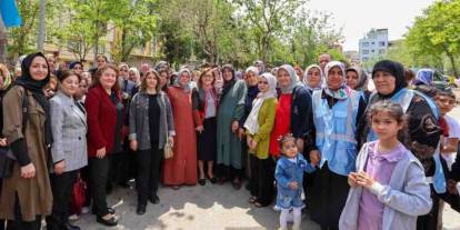 Fatma şahin, 25 Aralık mahallesi sakinleriyle bayramlaştı