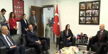 CHP ile AK Parti 3 Bayram Sonra Yeniden Bayramlaştı!  Gaziantepli Vekil Hasan Öztürkmen CHP Heyetinde Yer Aldı