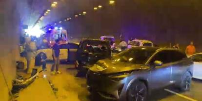 Gaziantep Otoyolu'nda 6 Araçlı Zincirleme Kaza: 2 Yaralı