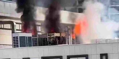 Gaziantep'te inşaatı devam eden hükumet konağı çatısında korkutan yangın