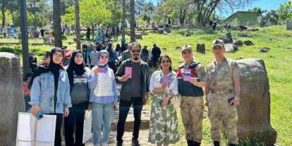 Gaziantep'te Jandarma ekipleri KADES uygulamasını tanıttı