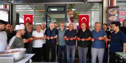 Sermet Atay'ın Katıldığı Açılışta Yoğun Kalabalık Dikkat Çekti