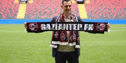 Gaziantep FK'da Kritik Gün! Radoi ile Yönetim Transfer Masasında