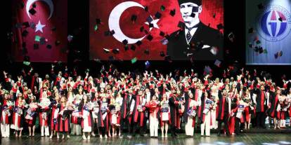 GAÜN Hukuk Fakültesi Mezuniyet Töreni 2026: Genç Hukukçular Kep Attı