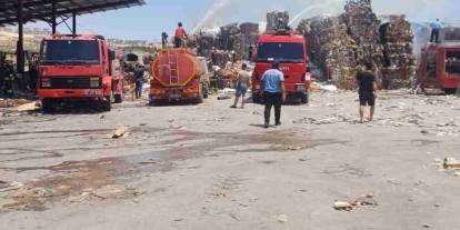 Gaziantep'te kağıt fabrikasında yangın
