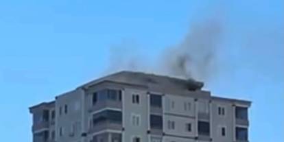 Gaziantep’te 14 katlı apartmanın çatısında yangın